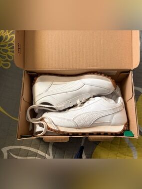 Puma Easy Rider Low-Top Sneakers in White with Gum Outsole